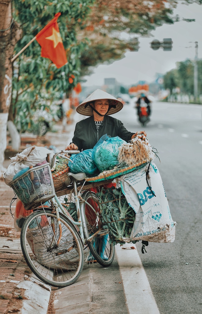 Hình ảnh người mẹ già tần tảo đẹp và ý nghĩa