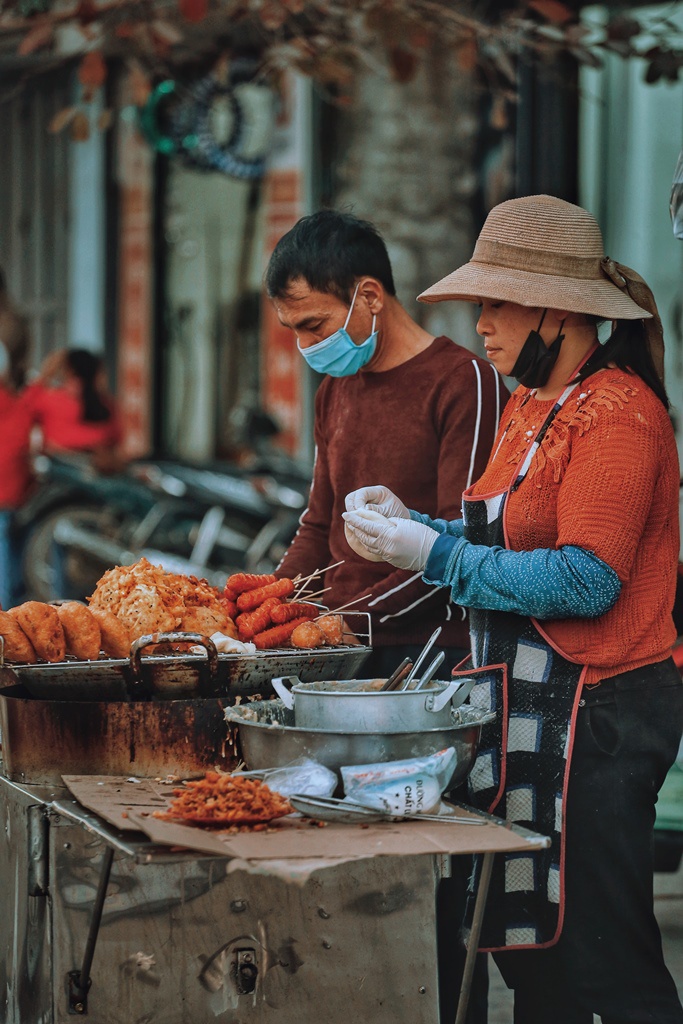 Hình ảnh người mẹ già tần tảo đẹp và ý nghĩa