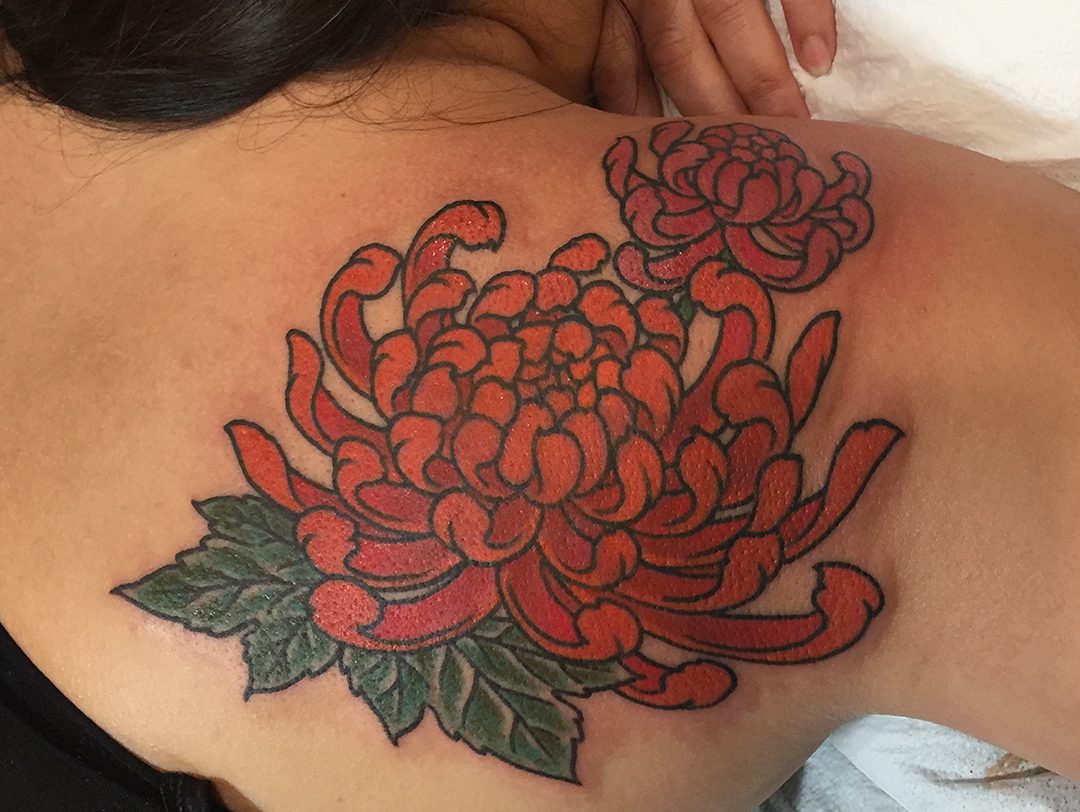Thế Giới Tattoo - Xăm Hình Nghệ Thuật - Full chân hoa cúc 😍 | Facebook