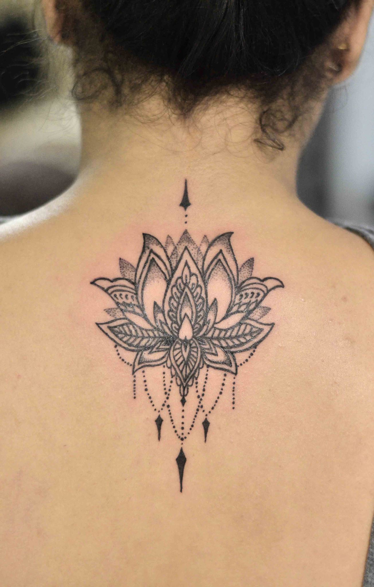 Mandala Tattoo On The Knee - Hình Xăm Hoa Văn Mandala Ở Đầu Gối - YouTube