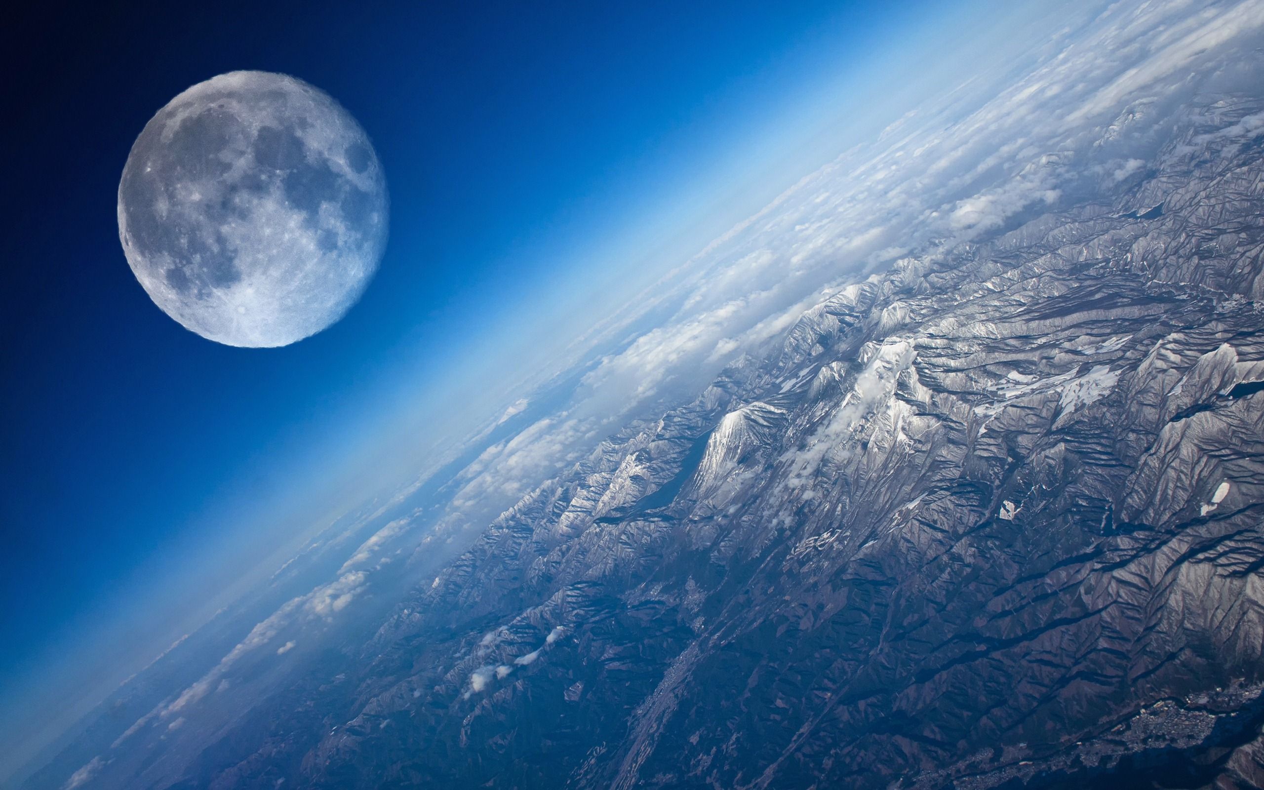 Bức tranh nền mặt trăng xanh tuyệt vời nhất