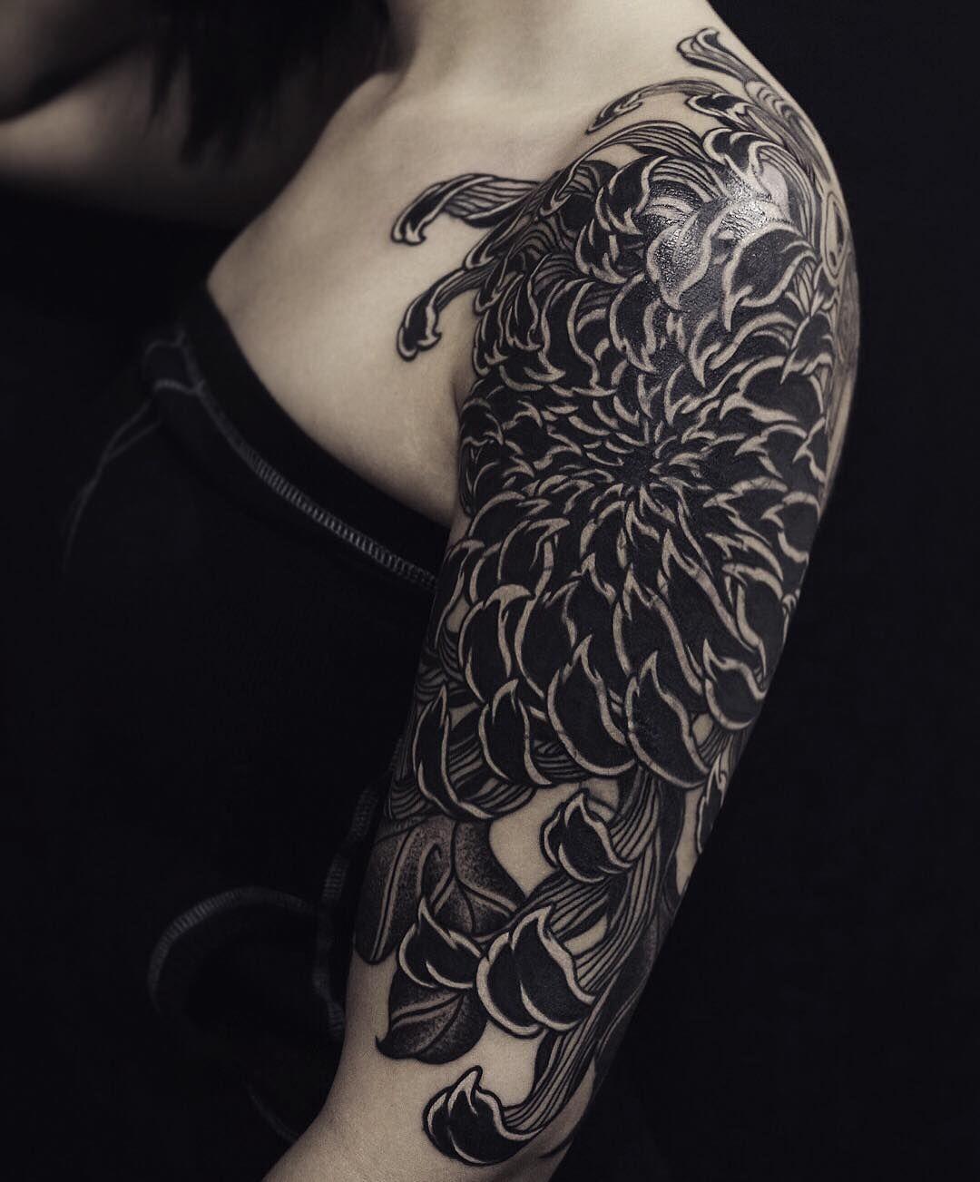 Hình xăm rồng đen trắng điểm tí... - Hoàng Minh Tattoo Studio | Facebook
