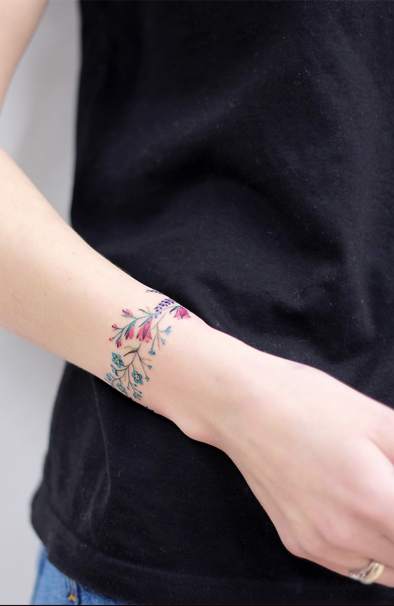 Hình xăm vòng tay hoa văn. Xăm hình bấm TRUY CẬP để liên hệ | Tattoos,  Geometric tattoo, Polynesian tattoo