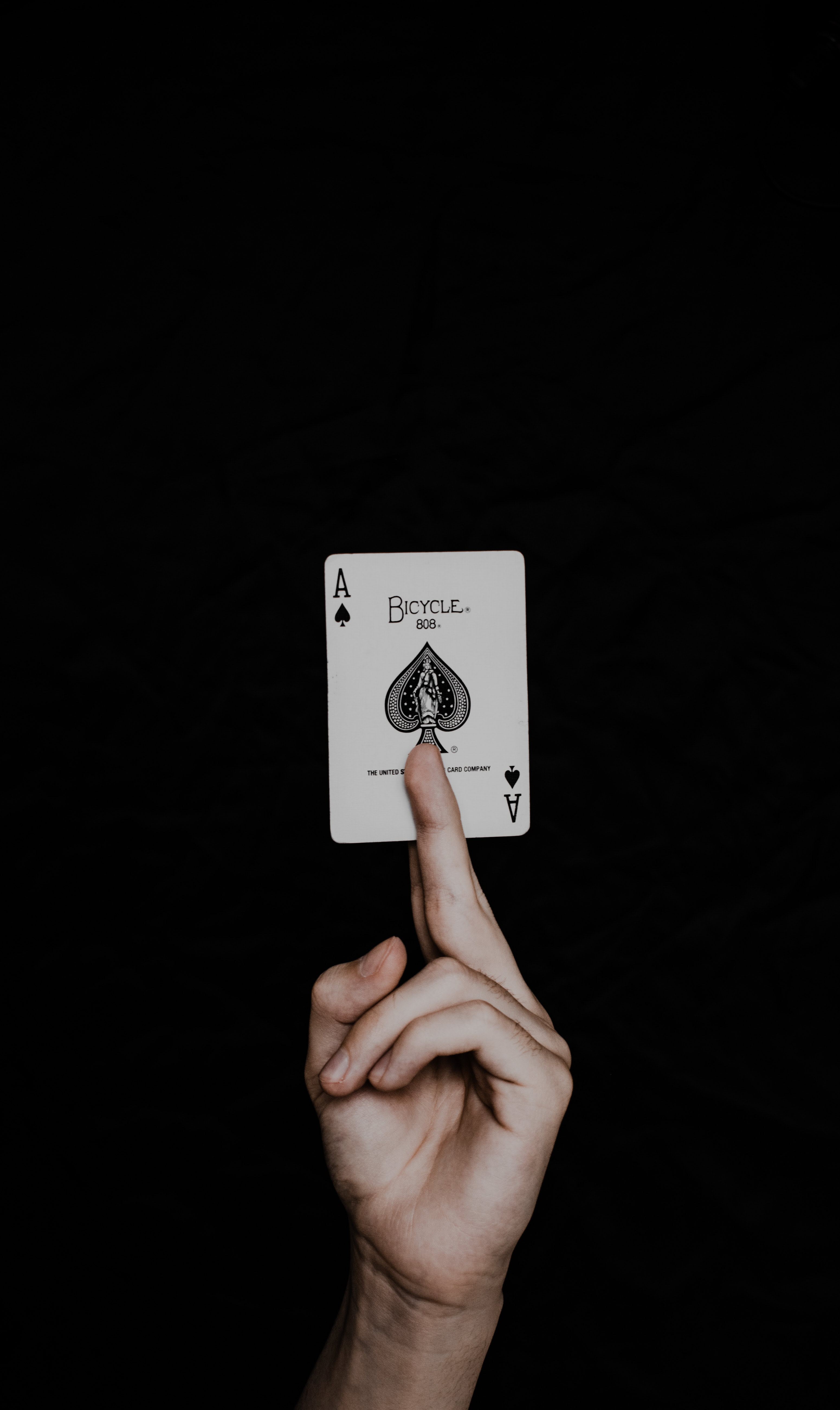 Bộ sưu tập hình nền iPhone 13 siêu đẹp