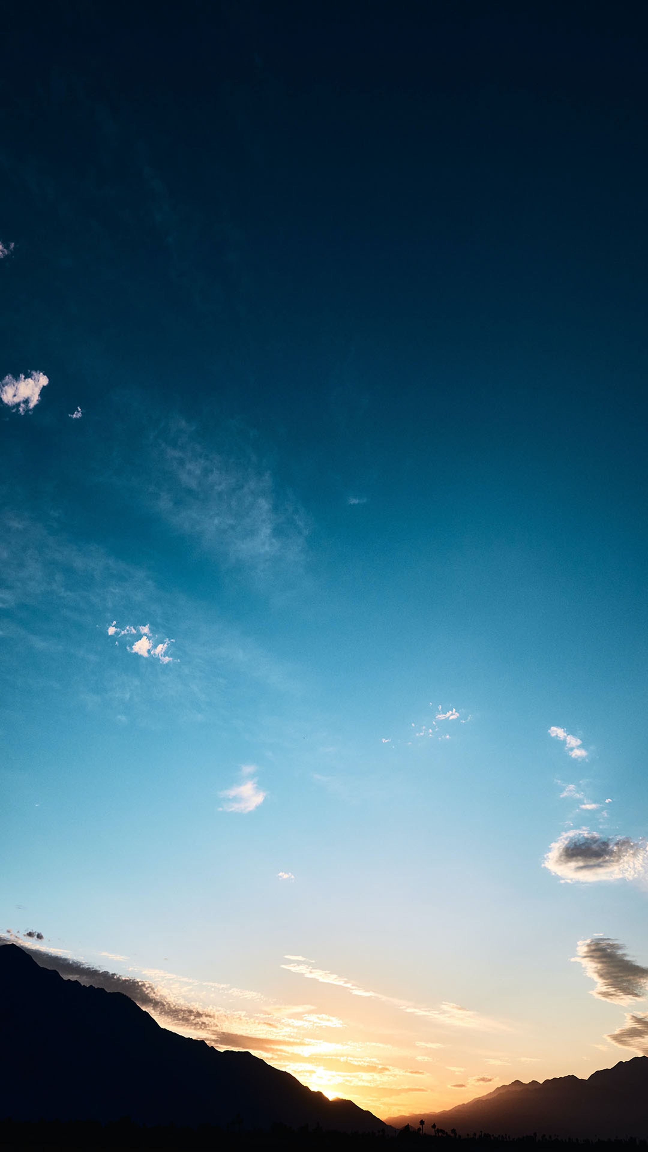 35+ Hình nền mây, bầu trời cực ảo diệu cho điện thoại - Tạo Ảnh Đẹp