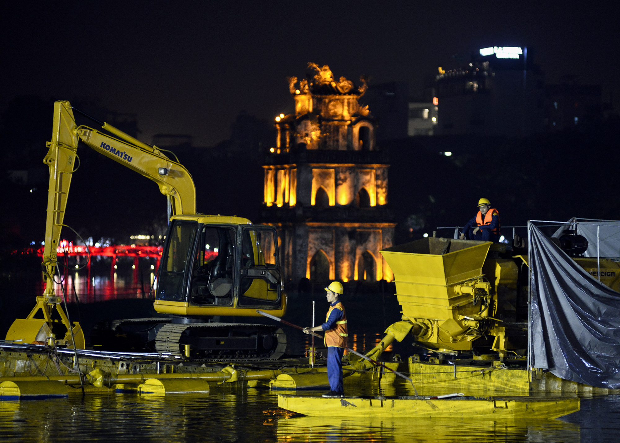 Bức tranh đẹp về đêm của Hồ Gươm - Bộ ảnh tuyệt vời về Hồ Hoàn Kiếm