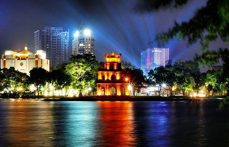 Bức tranh đẹp về đêm của Hồ Gươm - Bộ ảnh tuyệt vời về Hồ Hoàn Kiếm