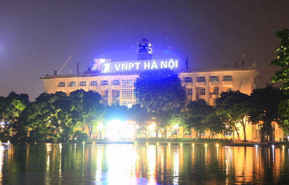 Bức tranh đẹp về đêm của Hồ Gươm - Bộ ảnh tuyệt vời về Hồ Hoàn Kiếm