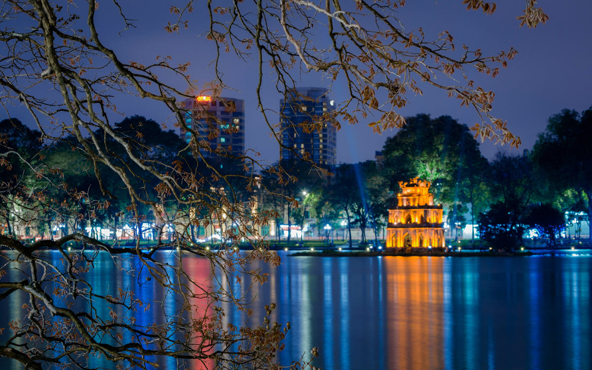 Bức tranh đẹp về đêm của Hồ Gươm - Bộ ảnh tuyệt vời về Hồ Hoàn Kiếm