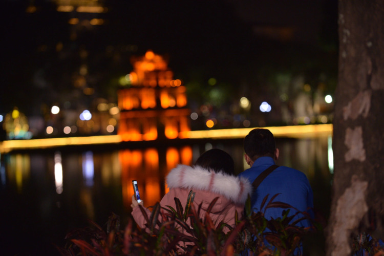 Bức tranh đẹp về đêm của Hồ Gươm - Bộ ảnh tuyệt vời về Hồ Hoàn Kiếm