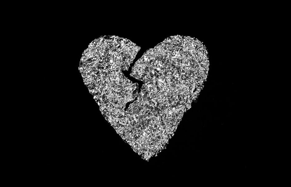 Hình ảnh đẹp nhất về trái tim tan vỡ màu đen