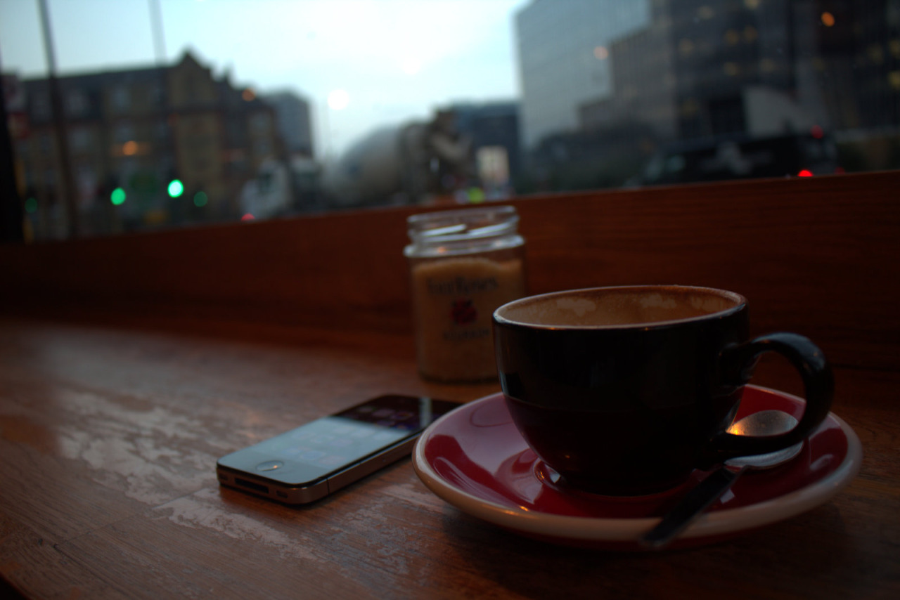 Bộ ảnh nền tách cà phê đẹp cho điện thoại Oppo Reno 6 Pro và Pro+