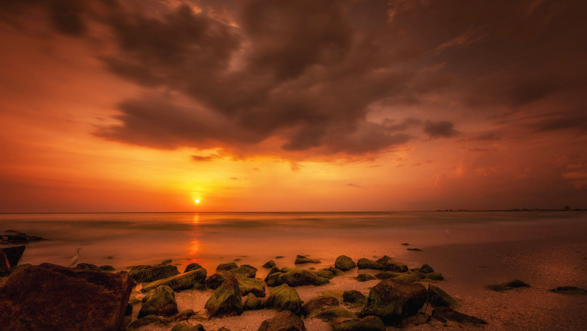 Khám phá vẻ đẹp biển buồn, tâm trạng và cô đơn