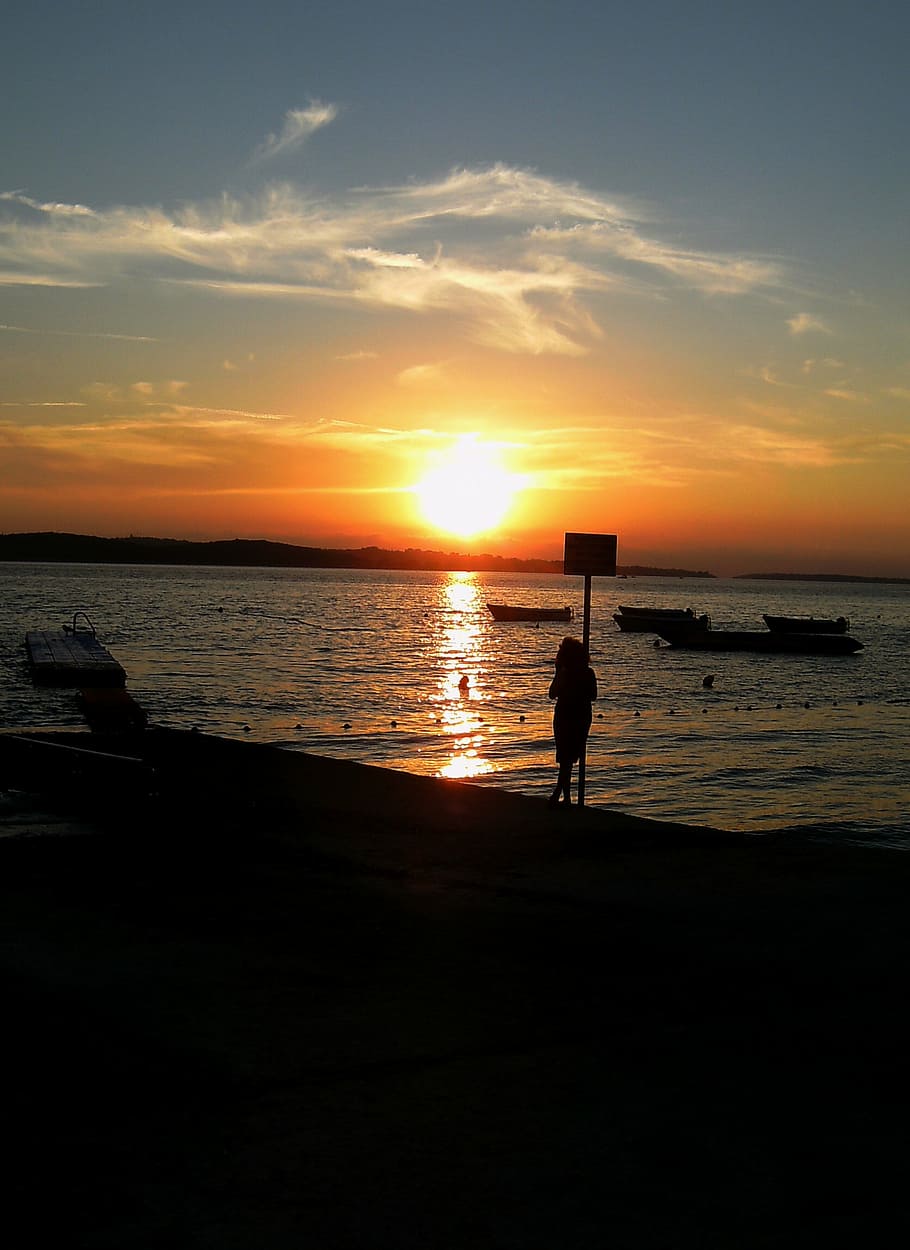 Khám phá vẻ đẹp biển buồn, tâm trạng và cô đơn