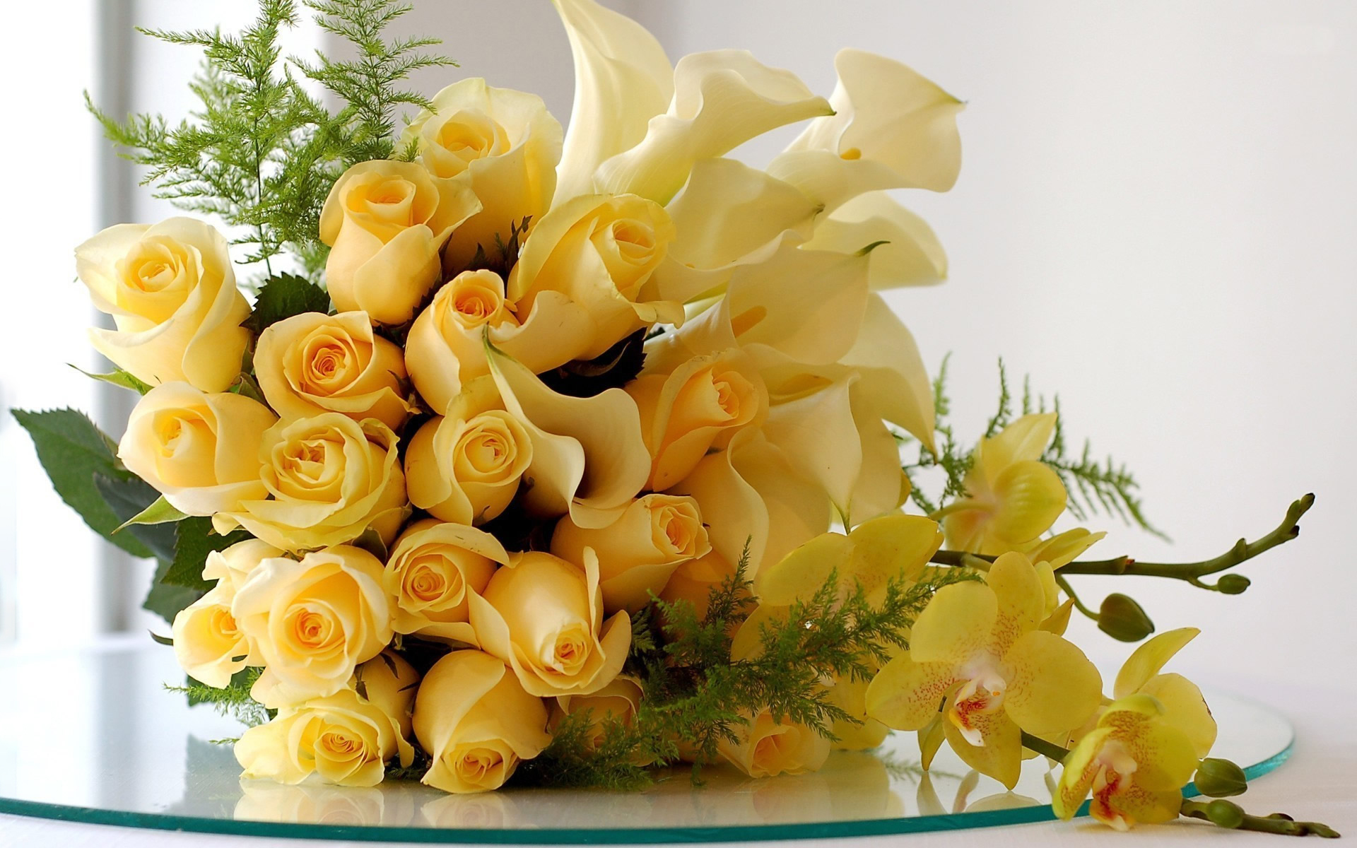 Lắc tay hoa. Vàng 24K Với thiết kế hình hoa mềm mại, chiếclắc tay được chạm  tinh xảo trên toàn bộ mặt vòng tạo nên sự hài hòa, trang nhã cho sản