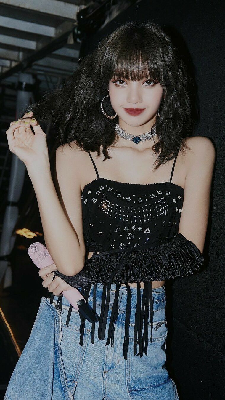 Hình ảnh xinh đẹp của Lisa (Black Pink)