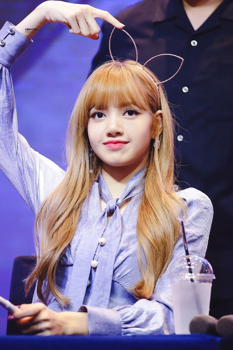 Hình ảnh xinh đẹp của Lisa (Black Pink)