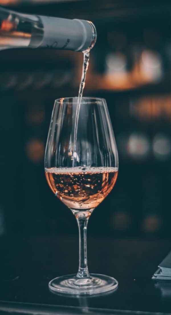 Ly rượu vang và hương vị? 3 yếu tố ảnh hưởng | Thế giới Vang nhập khẩu