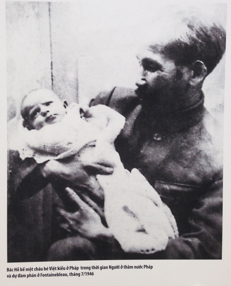 Bức tranh đẹp nhất về Bác Hồ và thiếu nhi