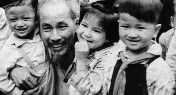 Bức tranh đẹp nhất về Bác Hồ và thiếu nhi