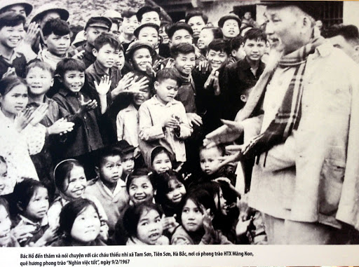 Bức tranh đẹp nhất về Bác Hồ và thiếu nhi