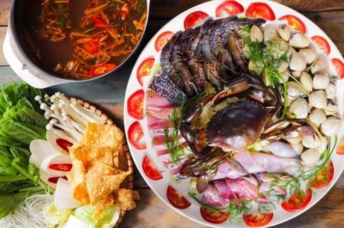 Indulge in Luxe: 10 Premium Buffet Restaurants Serving Lobster in Hanoi