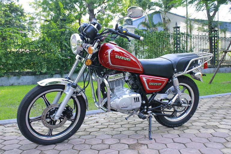 Giá bán xe Suzuki GN125 mới là bao nhiêu và có nên mua không?