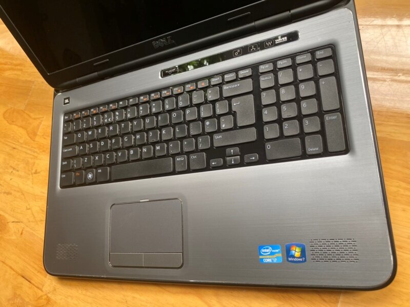 Review of Dell XPS 17 L702x: Moderate Performance, Outstanding