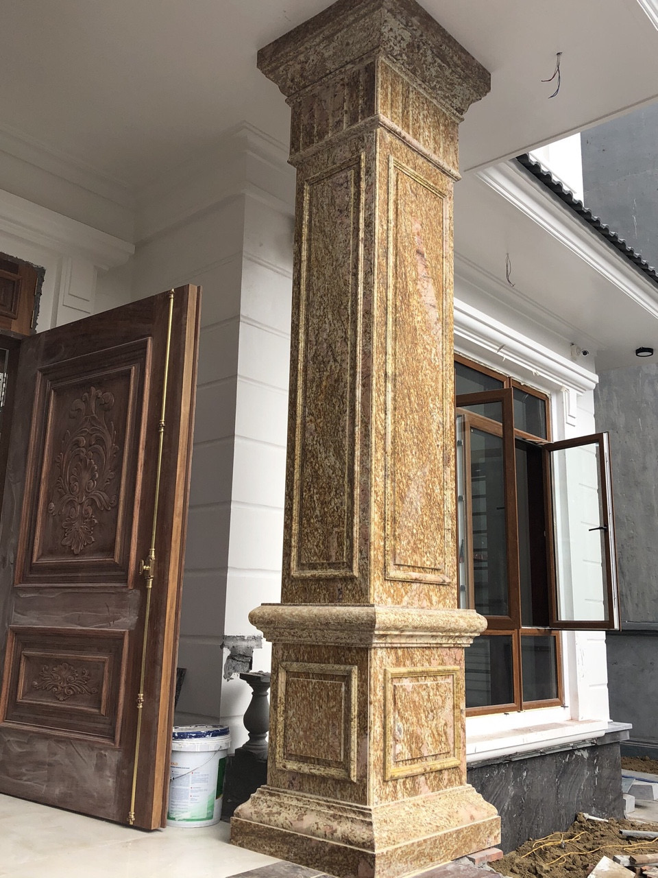The Most Stunning House Pillars