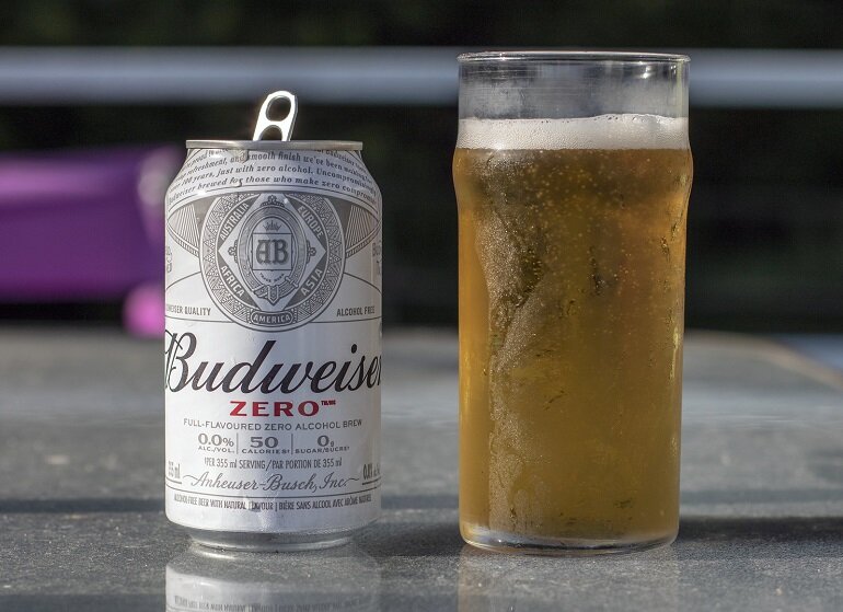 Đánh giá đầy đủ về bia không cồn Budweiser Zero | Mytour.vn