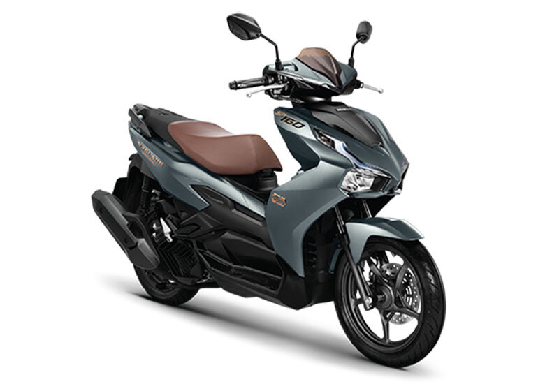 What's the price tag on the newly launched 2022 Honda Air Blade 160? How many color options are there?