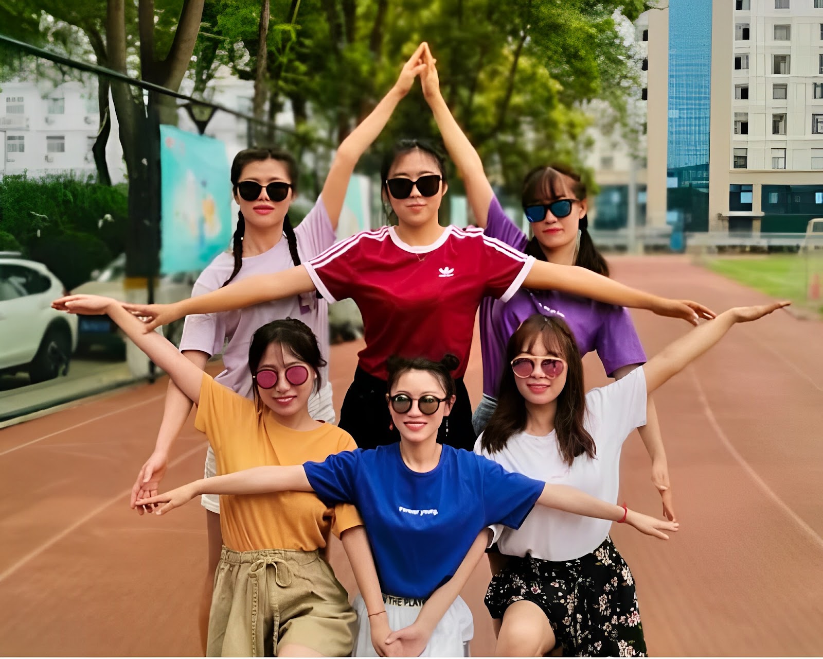AAA의 잡다한 블로그 | Group photo poses, Group picture poses, Funny group photos