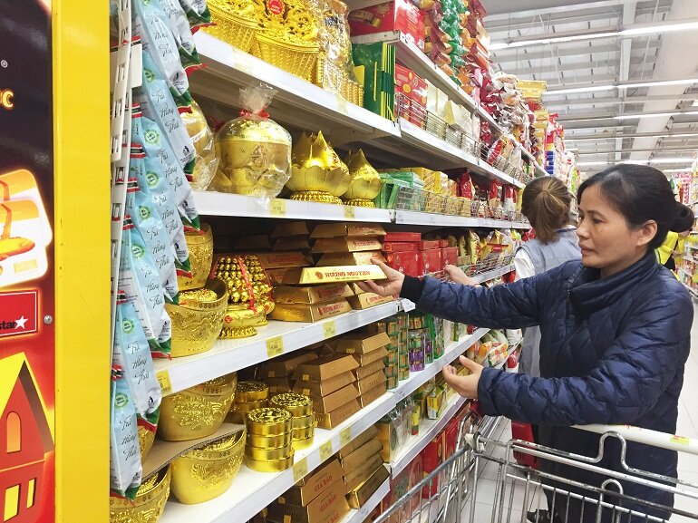 Bảng giá các loại bánh và kẹo Tết 2023