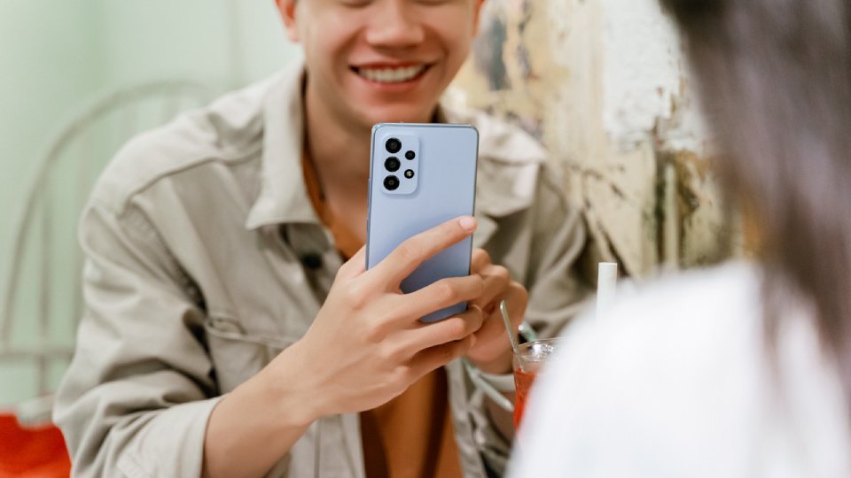 Stop Buying iPhones Discover These 4 MidRange 5G Phones Better Than