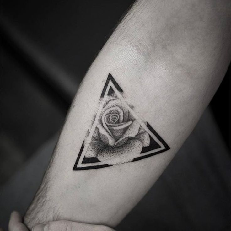 3D Rose Tattoo with Triangle by Sunil CK @Tattooimpec Mysore - YouTube