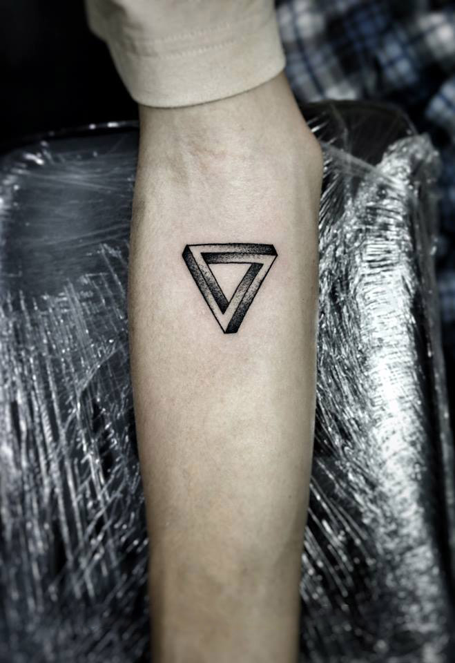 Geometric Triangle Tattoo - Worldwide Tattoo & Piercing Blog