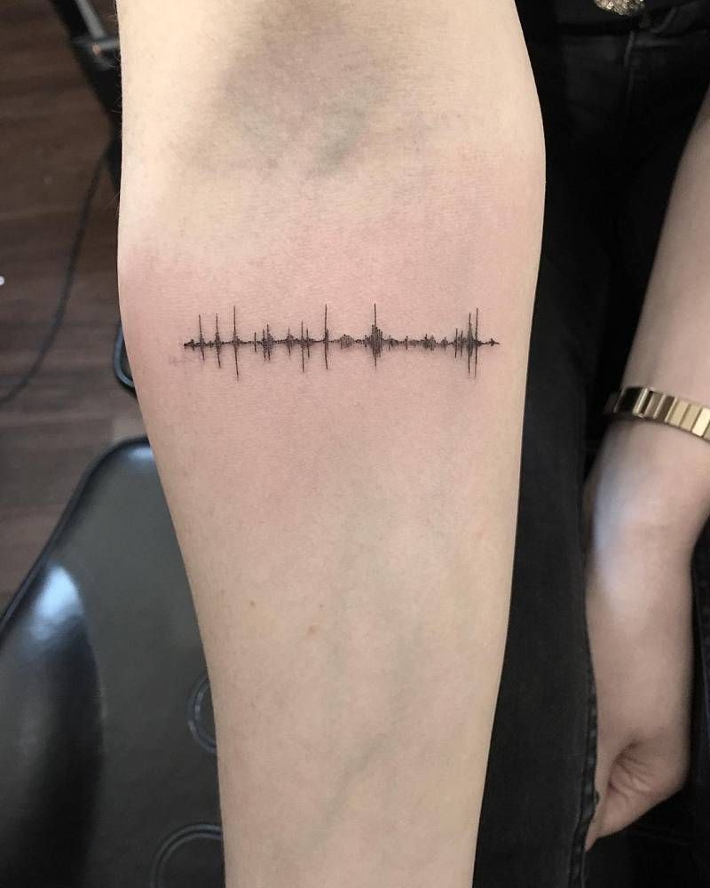 heartbeat tattoo~ | Cool wrist tattoos, Tattoos with meaning, Heartbeat  tattoo