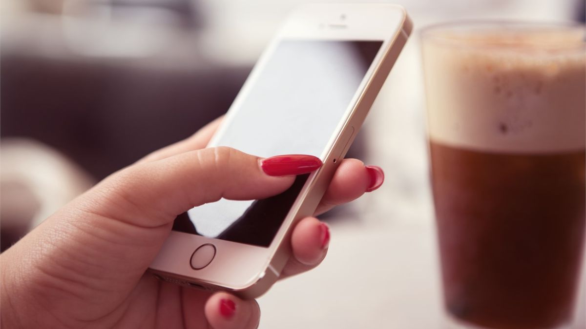 How much does it cost to repair a cracked phone screen? - Phone Screen Repair Cracked Cost