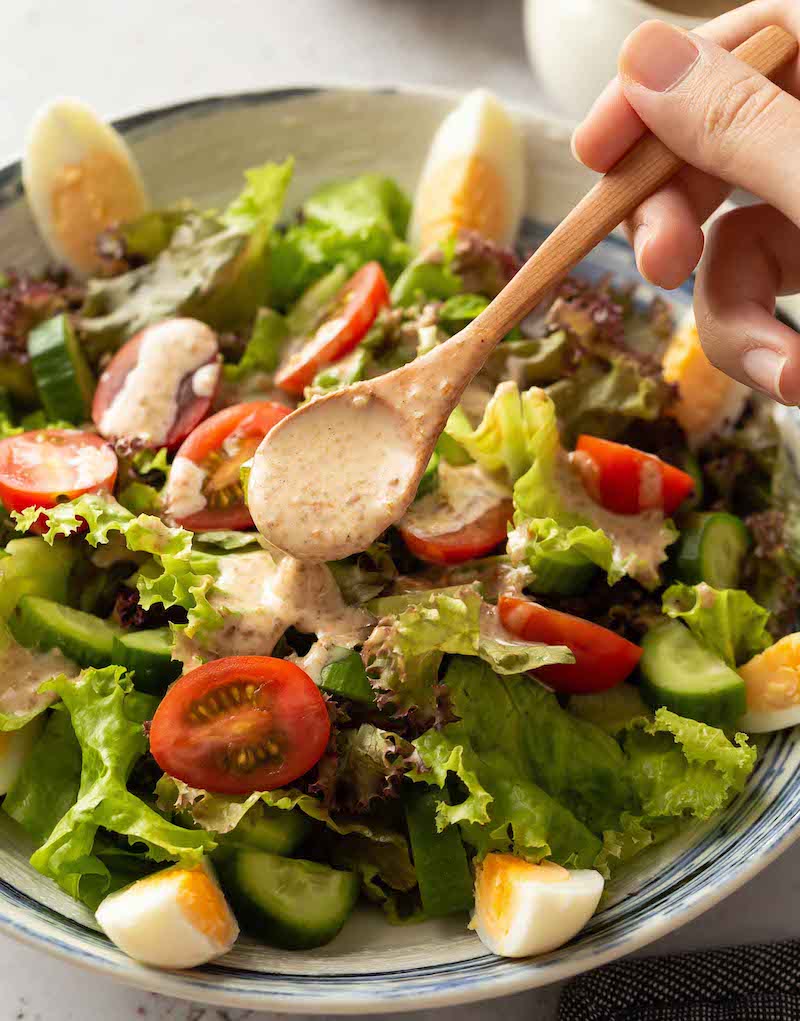 Salad Với Sốt Mè Rang: Khám Phá Hương Vị Tươi Mát Đầy Sáng Tạo