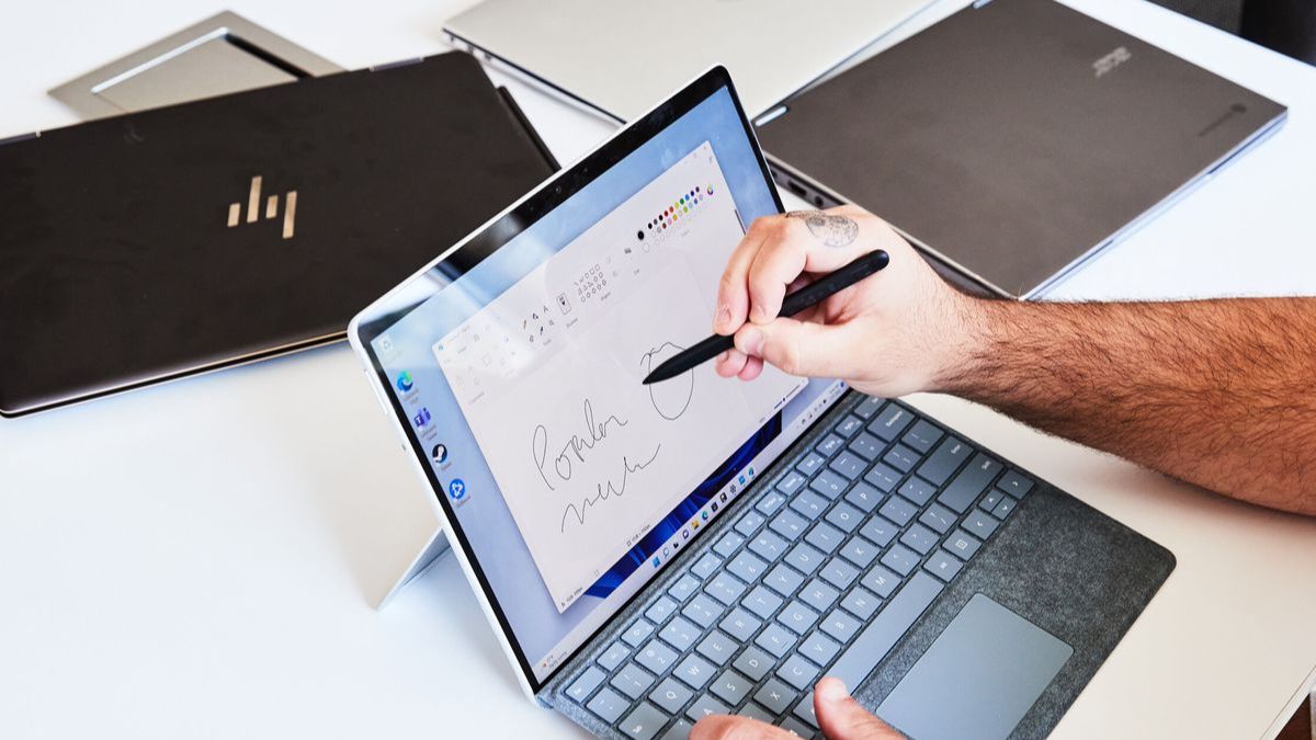 Touchscreen Laptops Under 200