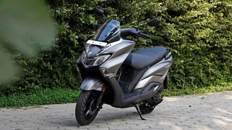 Comparison between Suzuki Impulse 125 Fi and Burgman Street