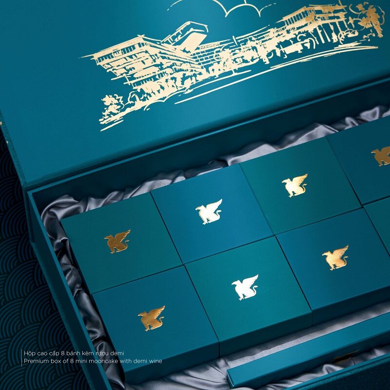 JW Marriott Mooncakes 2023 - Perfect Gift for Reunion Tet | Mytour.vn