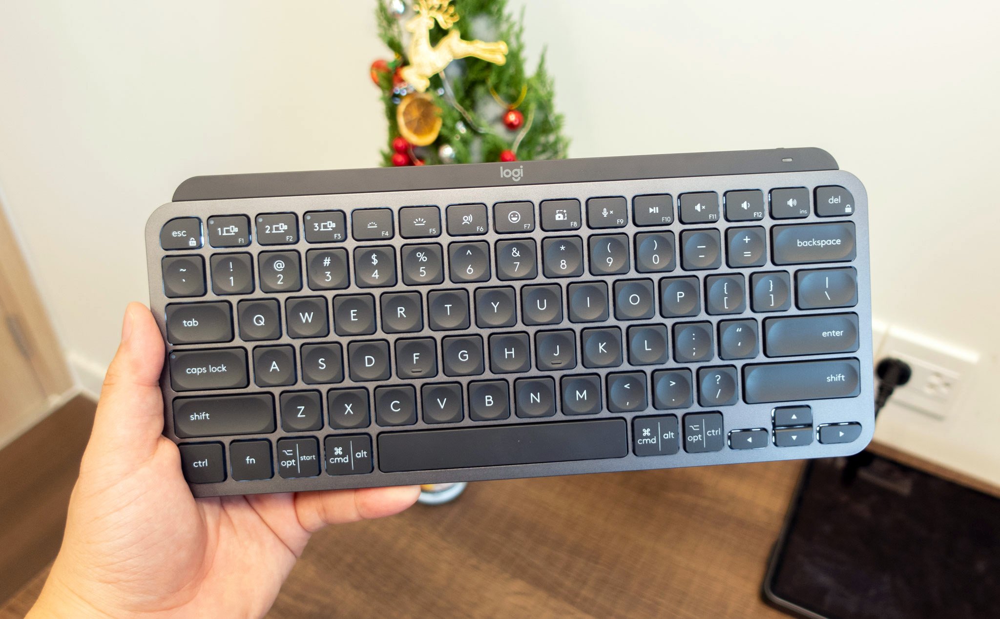 Hands-on with Logitech MX Keys Mini: my style