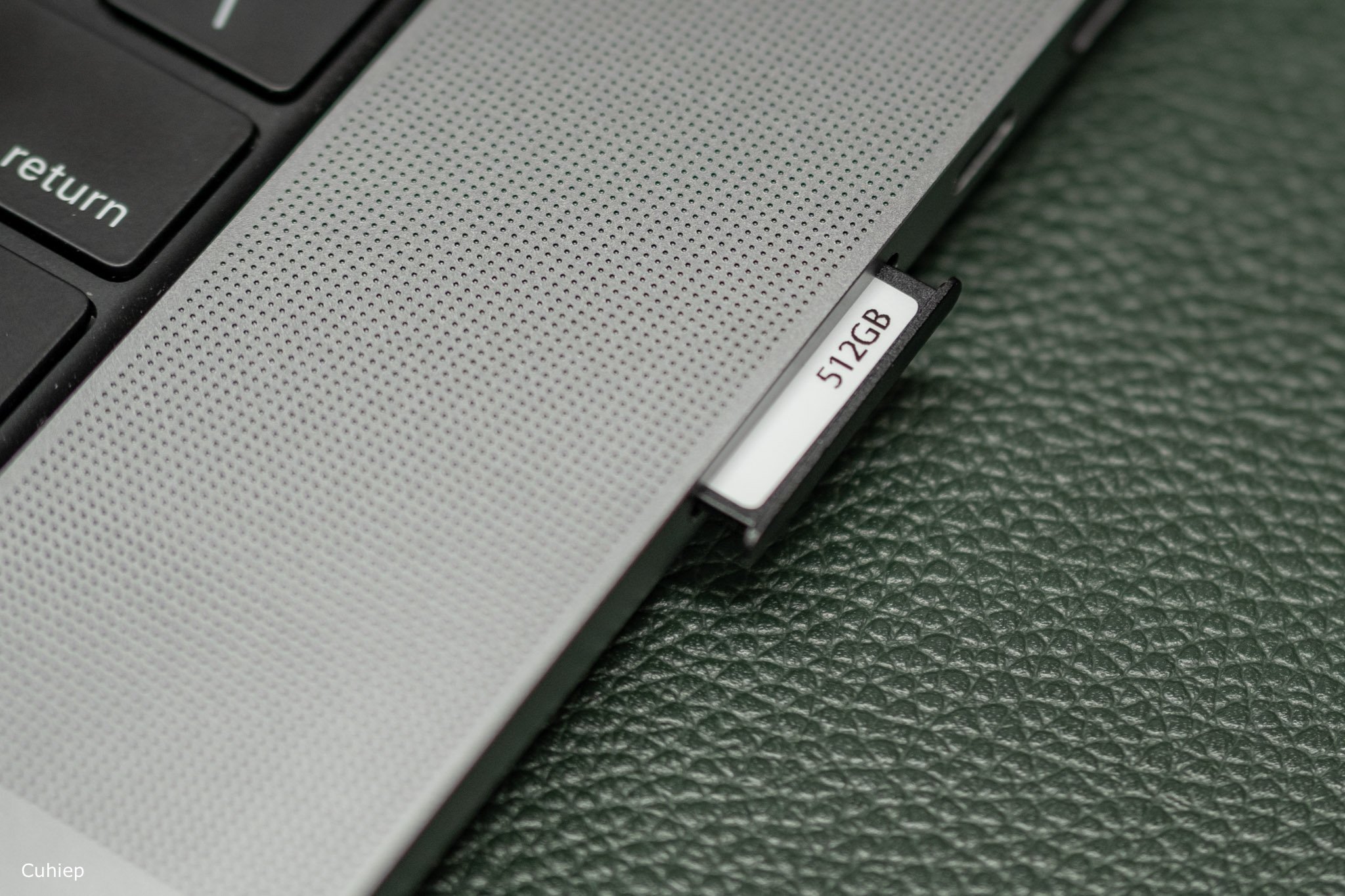 Specialized SD Card for MacBook, Adds 512GB Memory at 2 Million VND