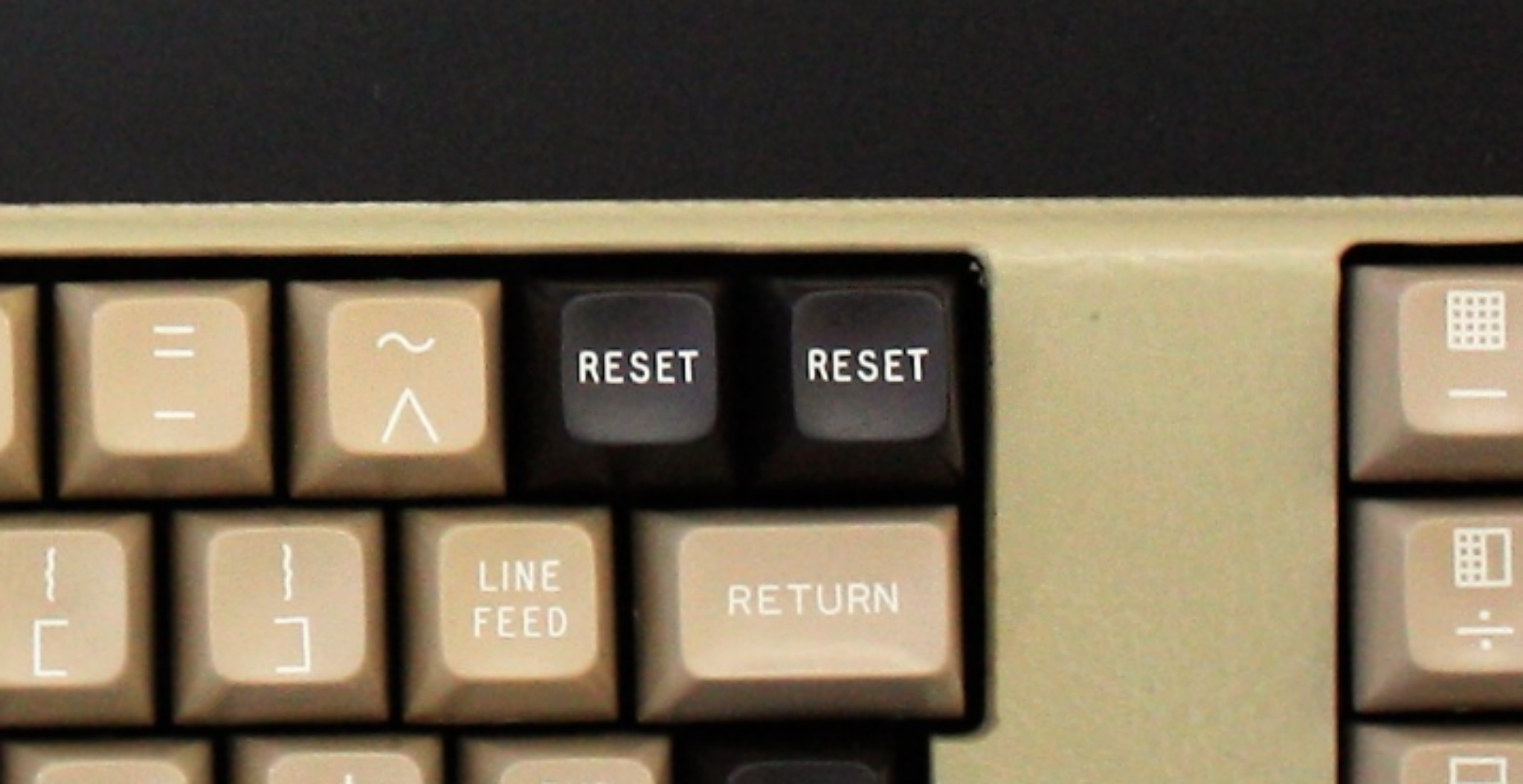H nh tr nh c a t h p ph m ctrl alt del b i bluejune
