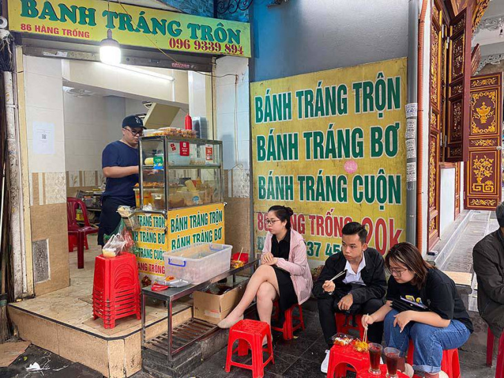 Top 10 Must-Try Bánh Tráng Trộn Spots in Bình Thạnh District