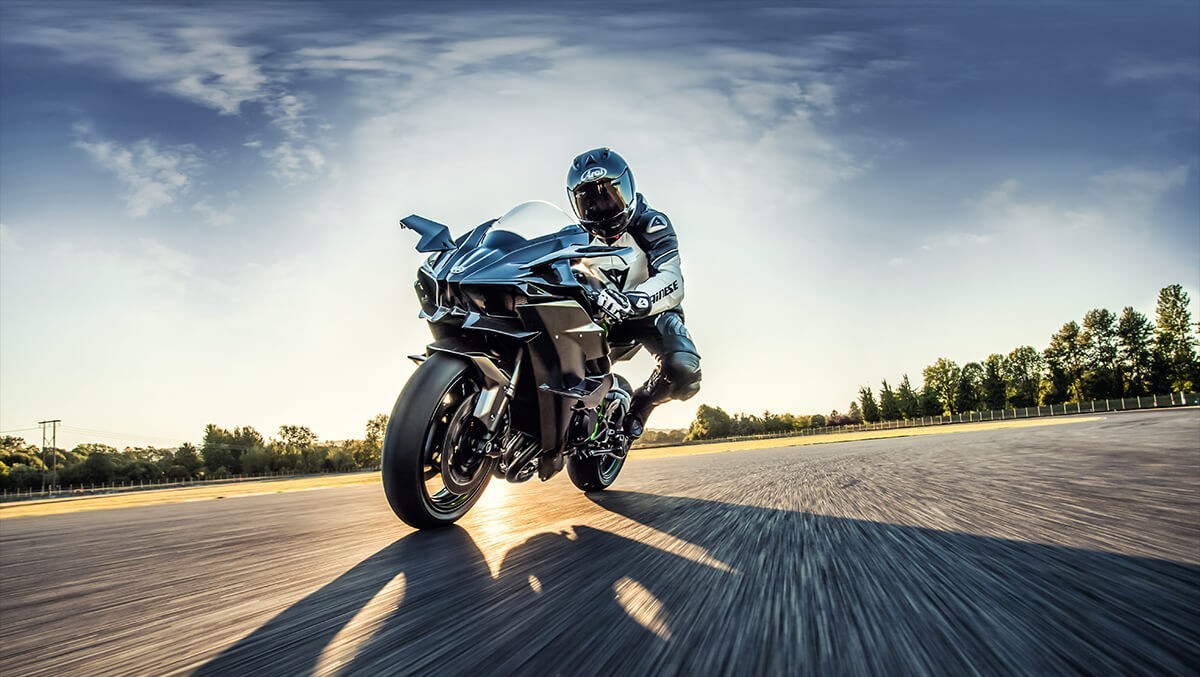 Khám phá chi tiết về Kawasaki Ninja H2R 2020 - siêu mô tô mạnh mẽ ...