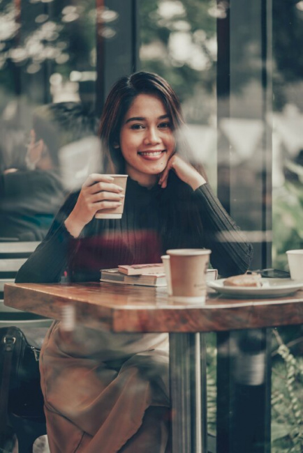 Smiling Multiracial Friends Posing for Selfie in Cafe Stock Image - Image  of girl, device: 155765537