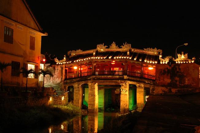 The timeless architectural beauty of Hoi An's Japanese Covered ...