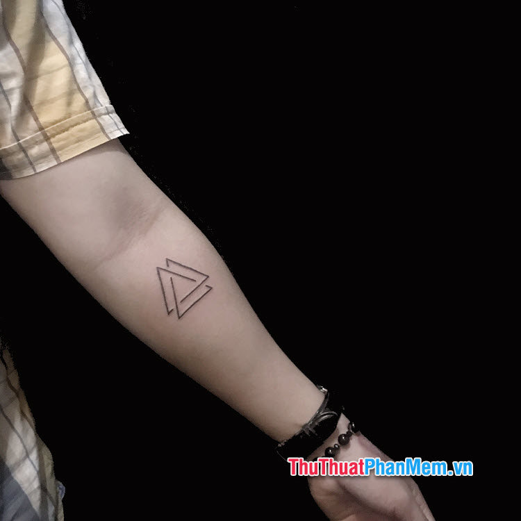 Tattify Trippy Triangle Temporary Tattoo - Tribeca (Set of 2) - Walmart.com